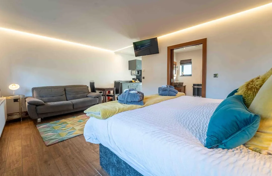 Antrim House Guest Rooms & Suites (Adults Only)-1